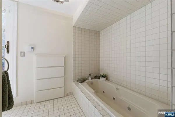 $1,300,000 | 947 Franklin Lake Road, Franklin Lakes, NJ 07417