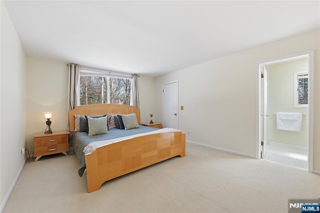 947 Franklin Lake Road Franklin Lakes, NJ 07417 - Photo 25 of 36