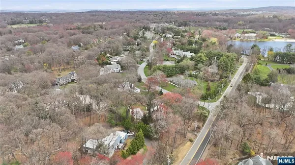 $1,300,000 | 947 Franklin Lake Road, Franklin Lakes, NJ 07417