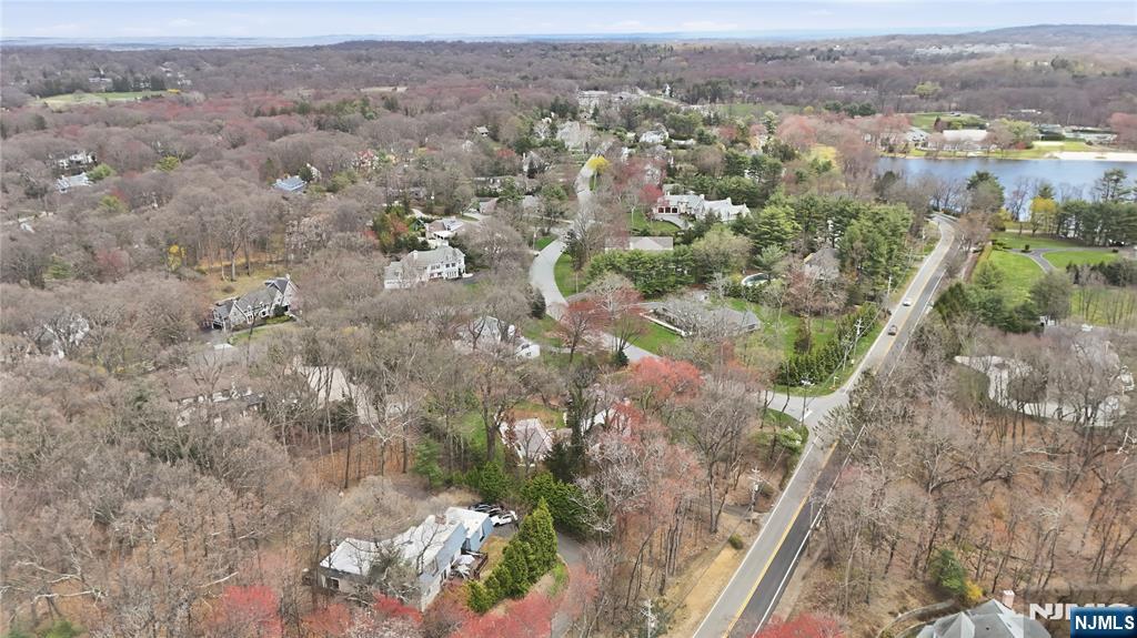 947 Franklin Lake Road Franklin Lakes, NJ 07417 - Photo 31 of 36