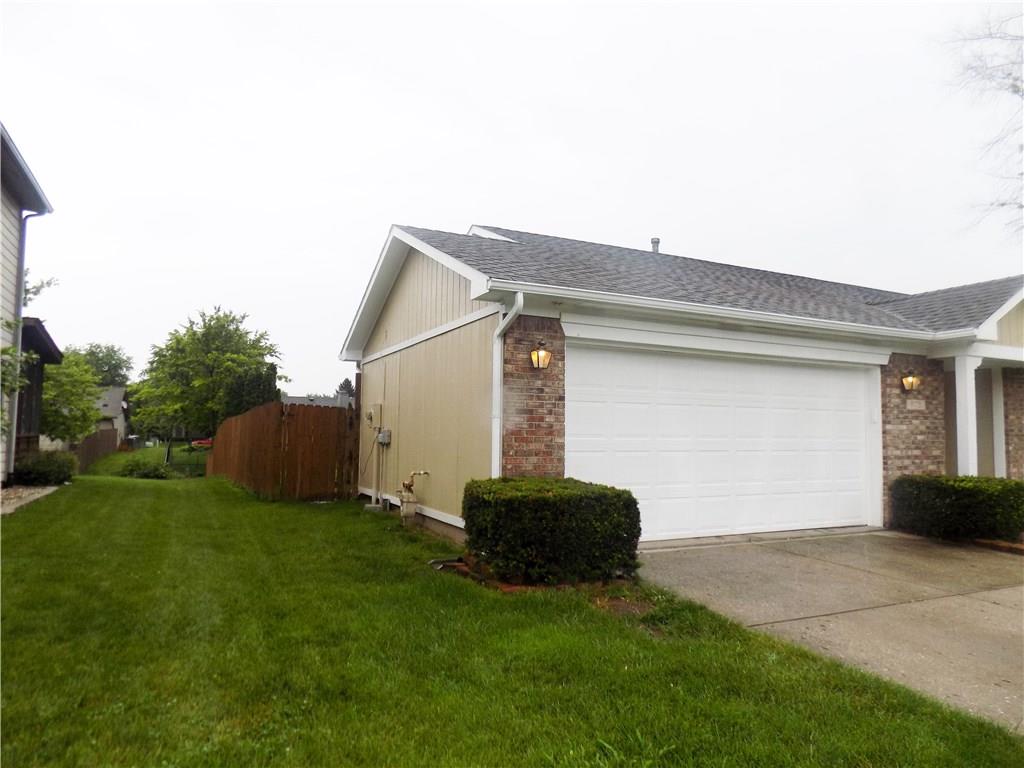 8175 Ehlerbrook Road Indianapolis, IN 46237 - Photo 4 of 23