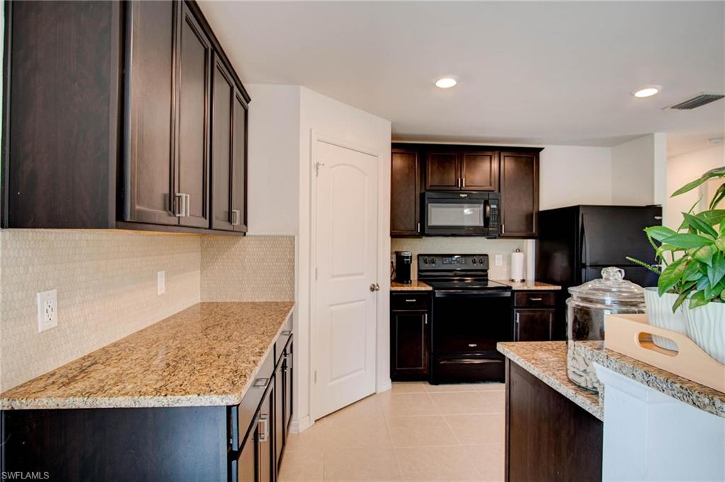 259 Rue Labonne Road Fort Myers, FL 33913 - Photo 12 of 27 Gallery Image 12