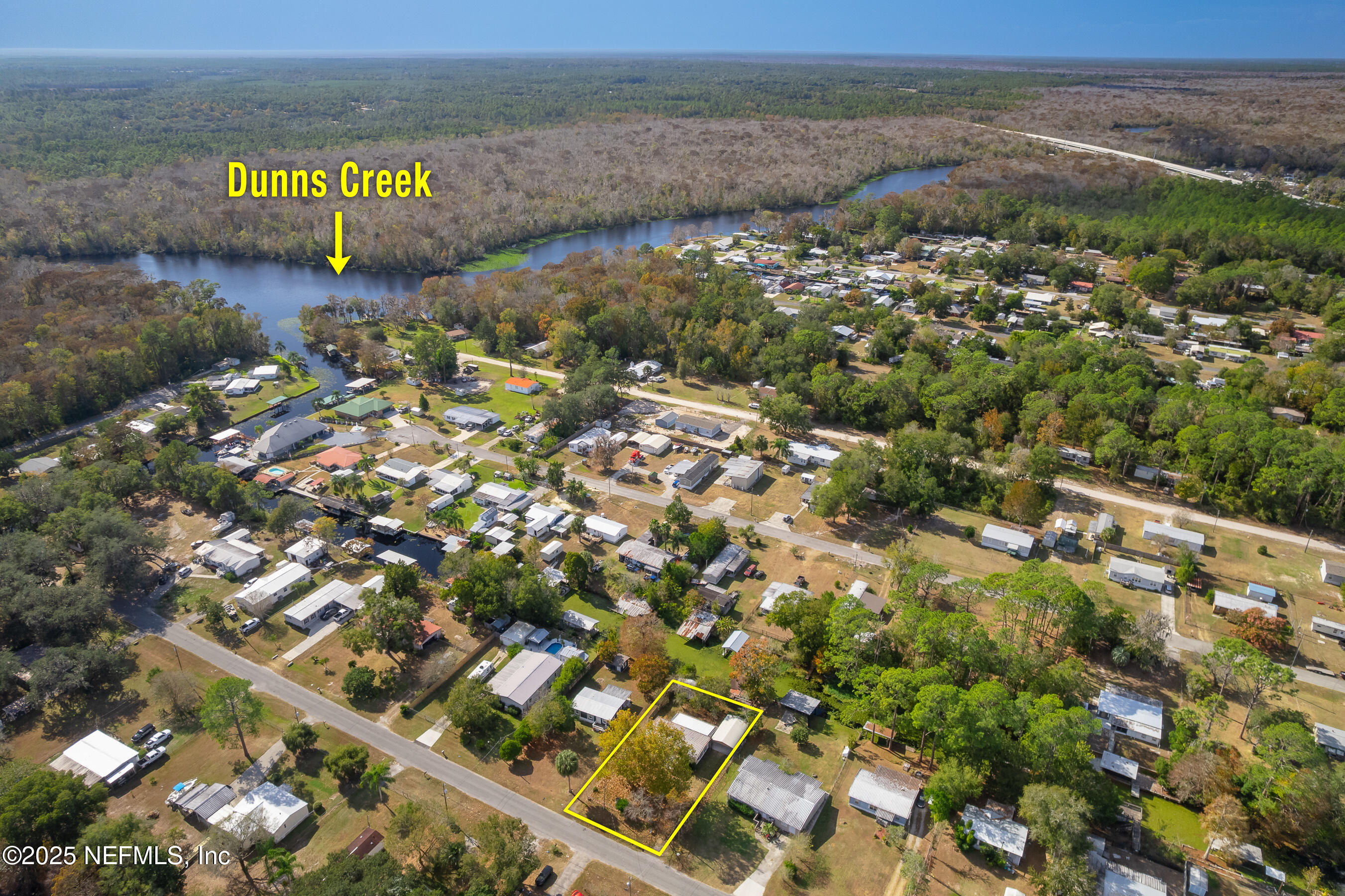 125 Waterside Avenue Satsuma, FL 32189 - Photo 2 of 32 a view of a city