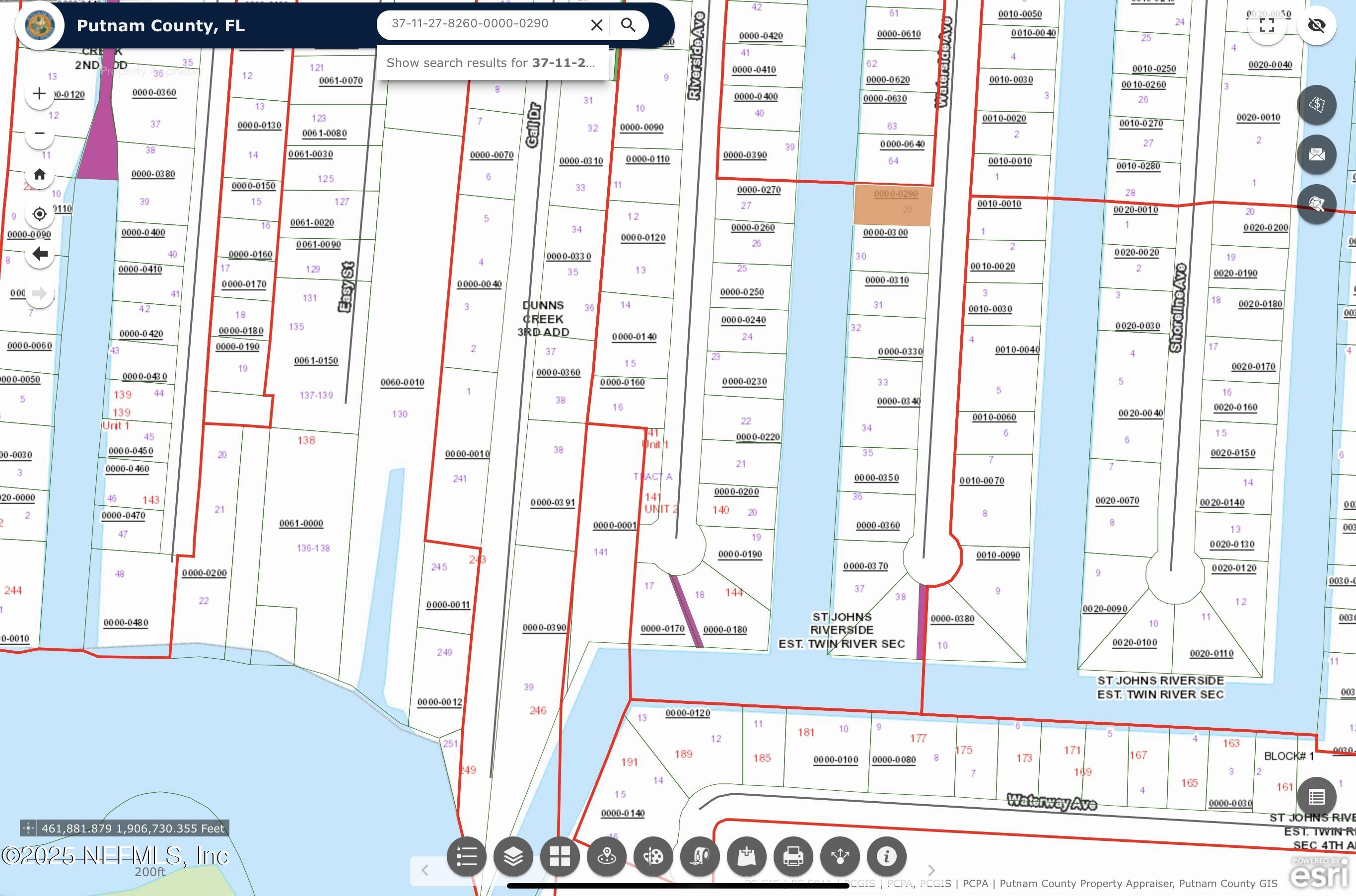 125 Waterside Avenue Satsuma, FL 32189 - Photo 31 of 32 a black and white photo of a window