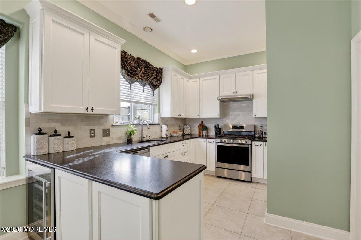 25 Pine Valley Road Jackson, NJ 08527 - Photo 18 of 64 21-Kitchen