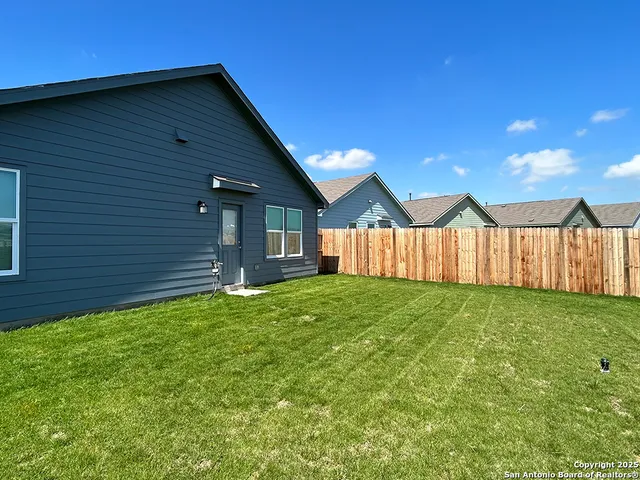 $1,695 | 2765 Green Finch, New Braunfels, TX 78130