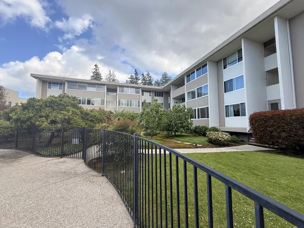 $2,975 | 200 Elm Street, Unit 204, San Mateo, CA 94401