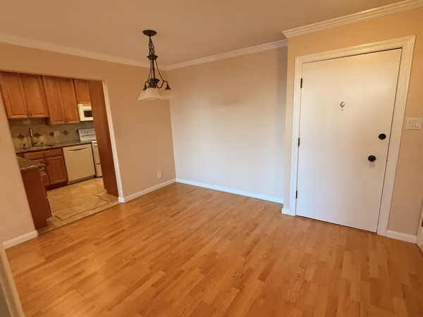 $2,975 | 200 Elm Street, Unit 204, San Mateo, CA 94401