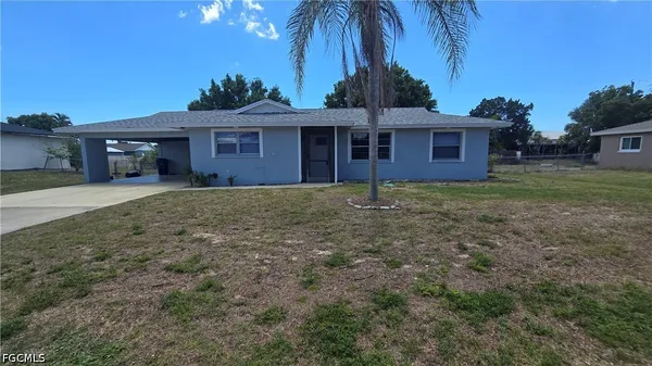 $2,200 | 18448 Iris Road, Fort Myers, FL 33967