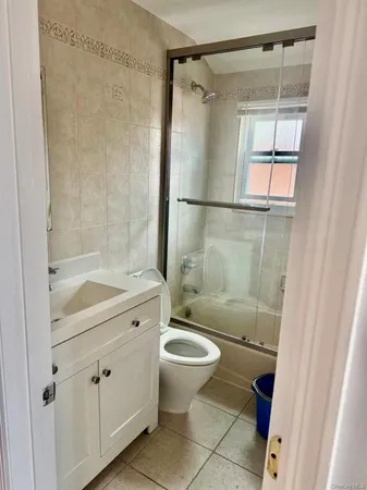 $2,400 | 61-26 173rd Street | Flushing Heights