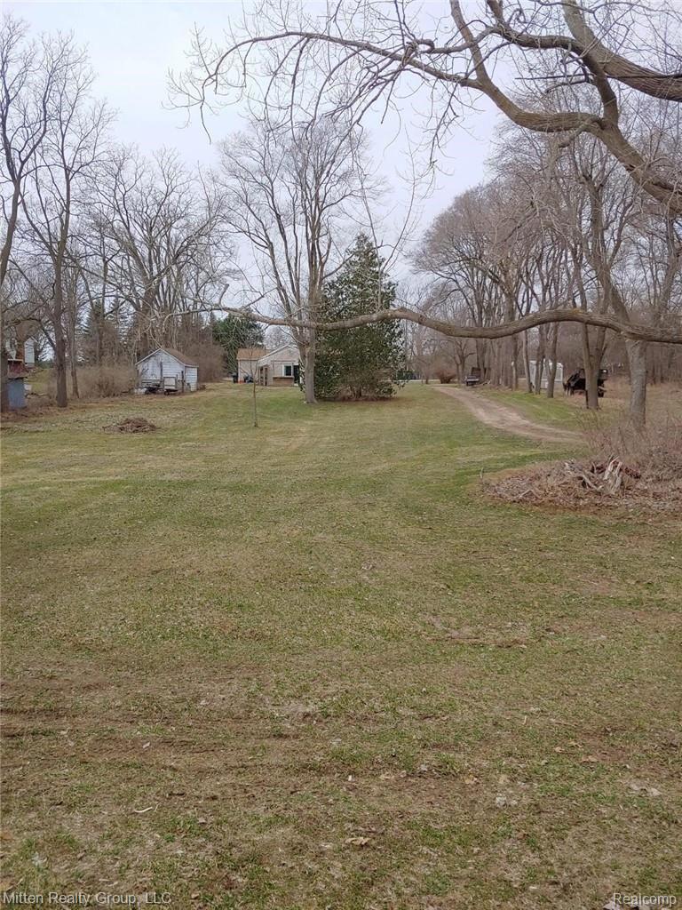 2260 North Hickory Ridge Road Highland, MI 48357 - Photo 18 of 20 03.jpeg