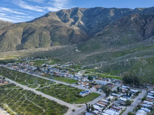 a view of a backyard with green space