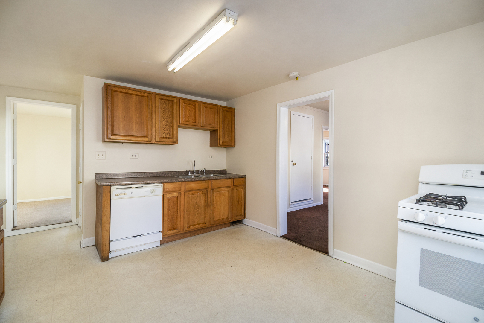103 North Root Street Aurora, IL 60505 - Photo 6 of 24