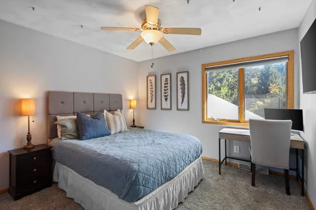 $609,000 | 7801 North Robert Drive, Evansville, WI 53536