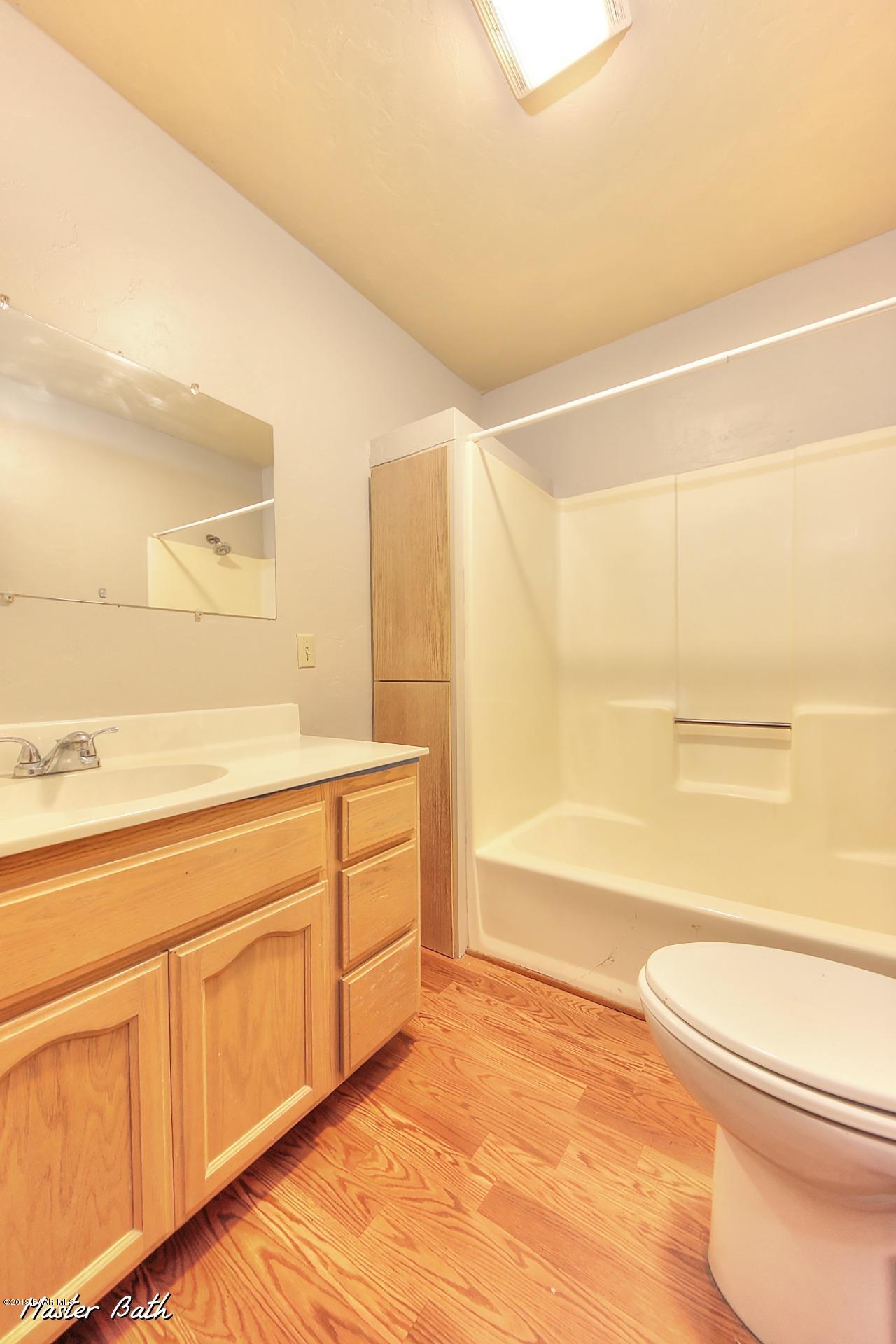 535 South Overland Road Prescott, AZ 86303 - Photo 13 of 28 Master Bath Pic 1