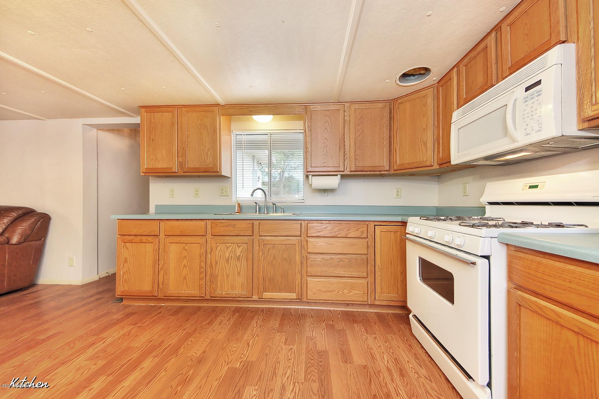 535 South Overland Road Prescott, AZ 86303 - Photo 7 of 28 Kitchen Pic 2