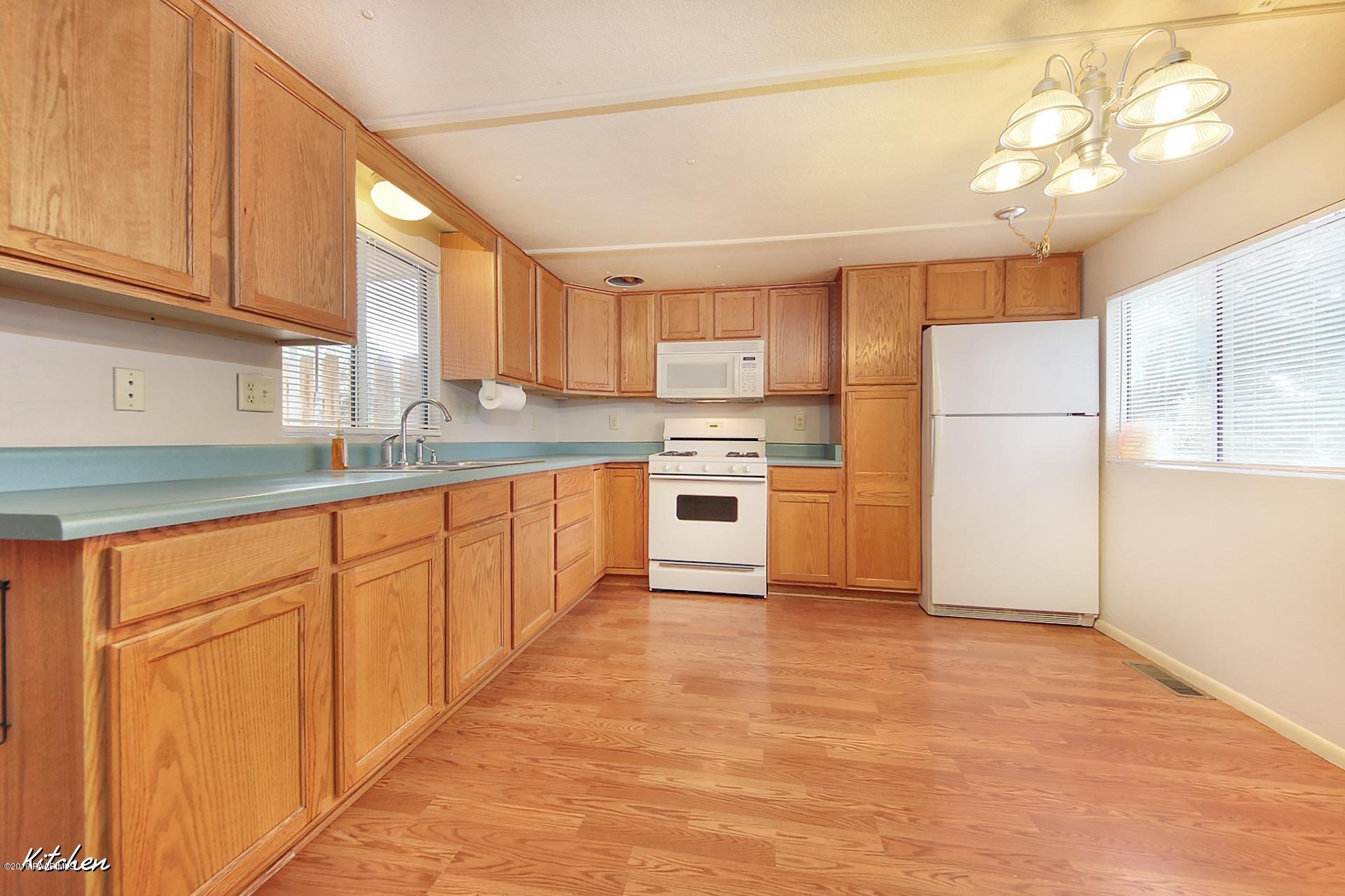 535 South Overland Road Prescott, AZ 86303 - Photo 8 of 28 Kitchen Pic 3
