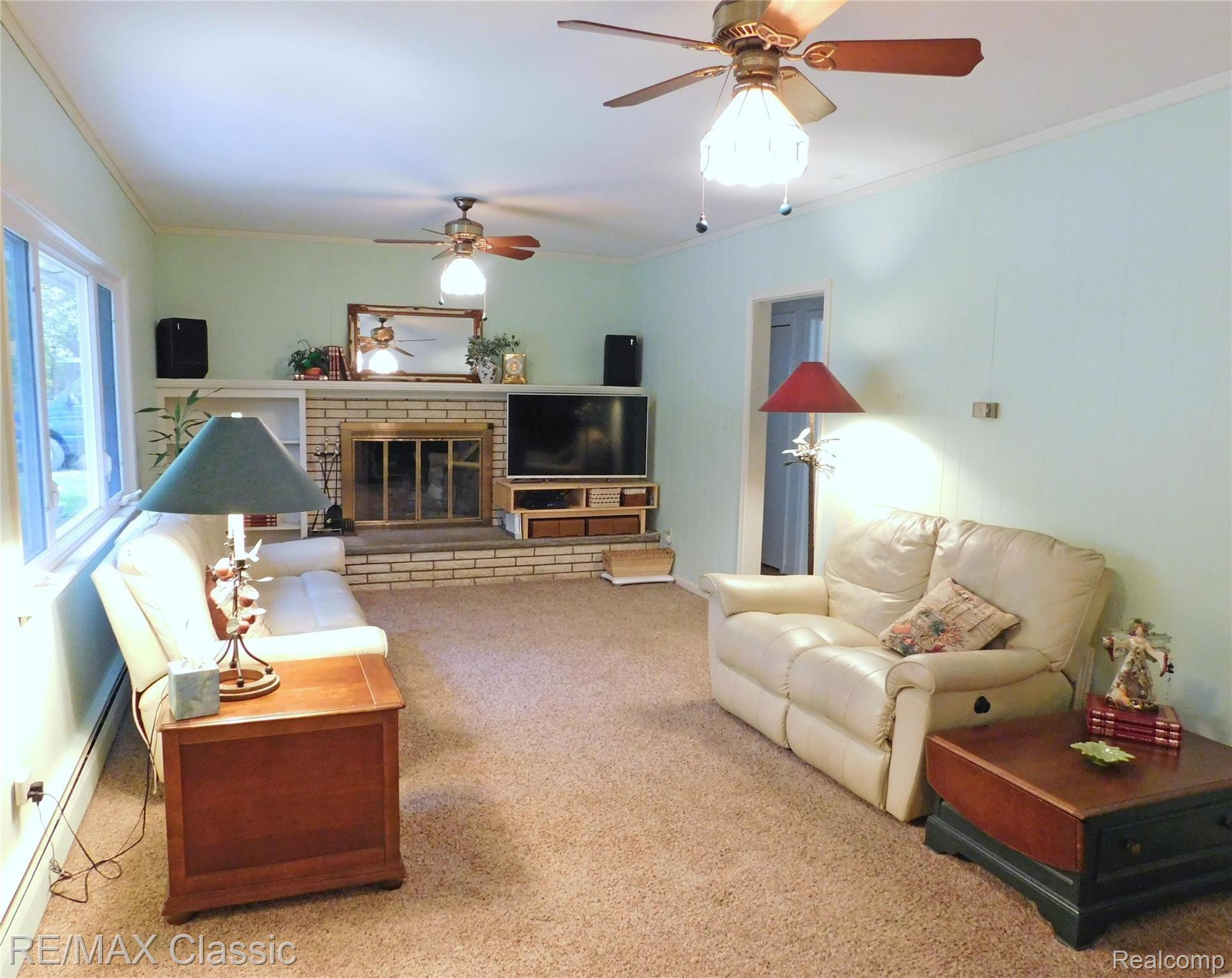 30179 Richmond Road Farmington, MI 48334 - Photo 9 of 37 richfr1.jpg