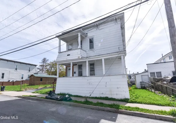 $199,900 | 203 Brookside Avenue, Amsterdam, NY 12010