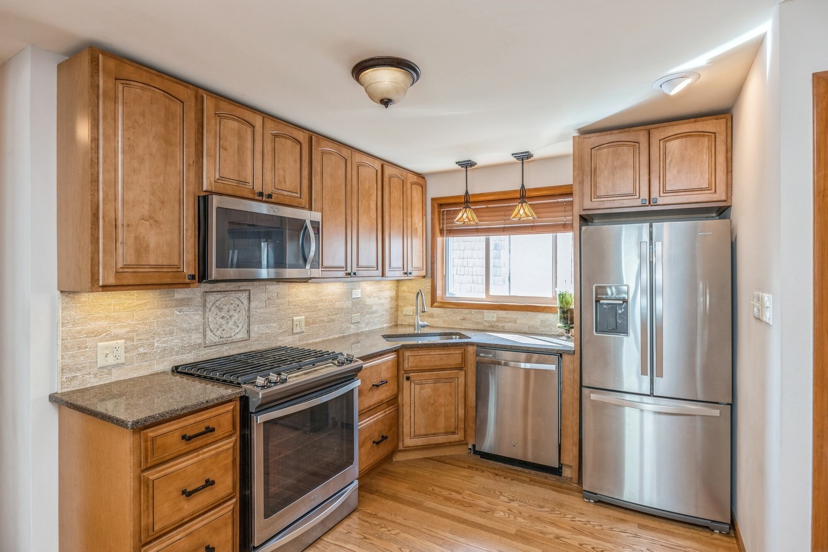 4005 Grove Avenue Brookfield, IL 60513 - Photo 4 of 14