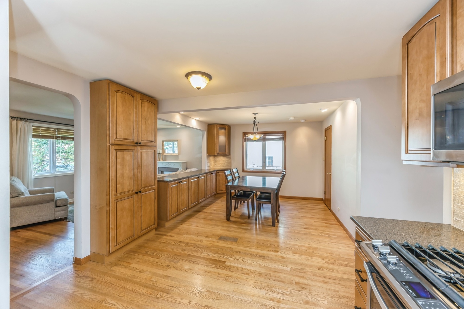 4005 Grove Avenue Brookfield, IL 60513 - Photo 5 of 14