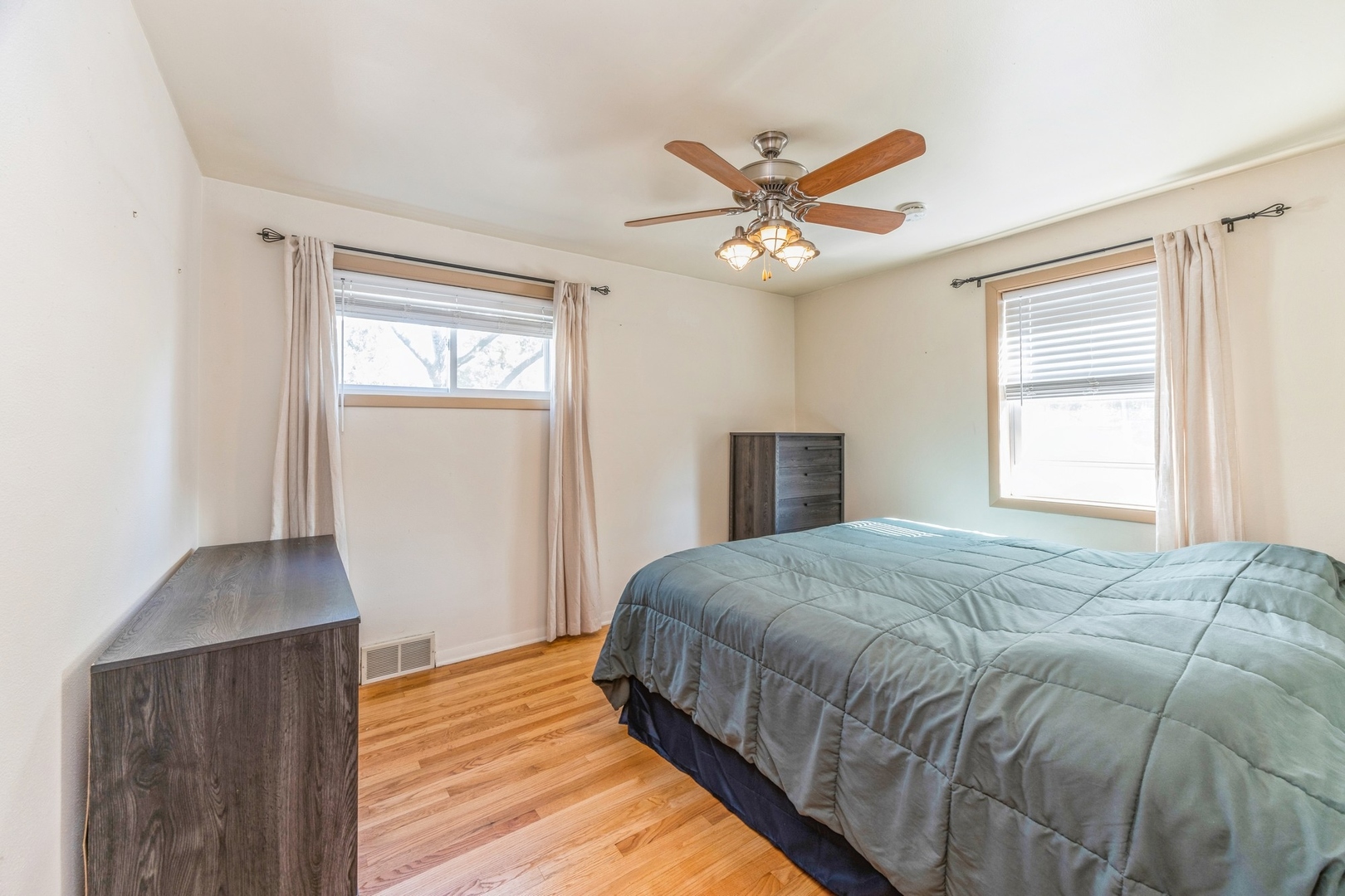 4005 Grove Avenue Brookfield, IL 60513 - Photo 6 of 14