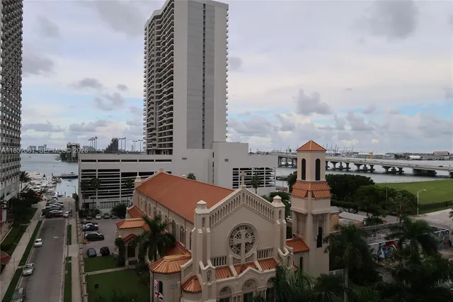 $2,600 | 555 Northeast 15th Street, Unit 20K, Miami, FL 33132