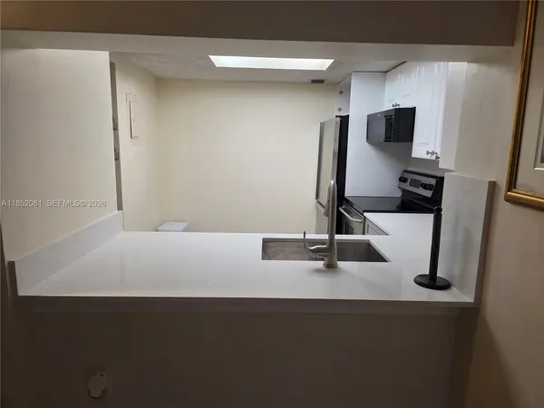 $2,700 | 555 Northeast 15th Street, Unit 20K, Miami, FL 33132