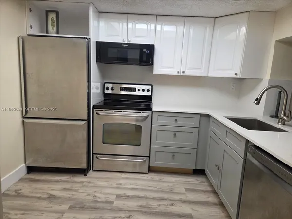 $2,700 | 555 Northeast 15th Street, Unit 20K, Miami, FL 33132
