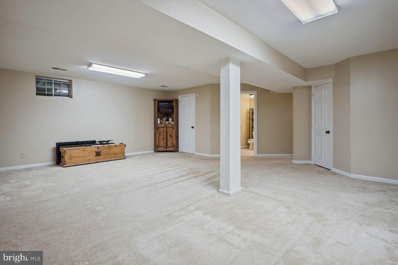 9635 Linden Wood Road Manassas, VA 20111 - Photo 38 of 42 Gallery Image 38