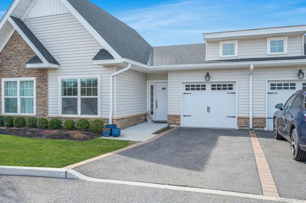 $639,000 | 3104 Fox Hill Drive, Baiting Hollow, NY 11933