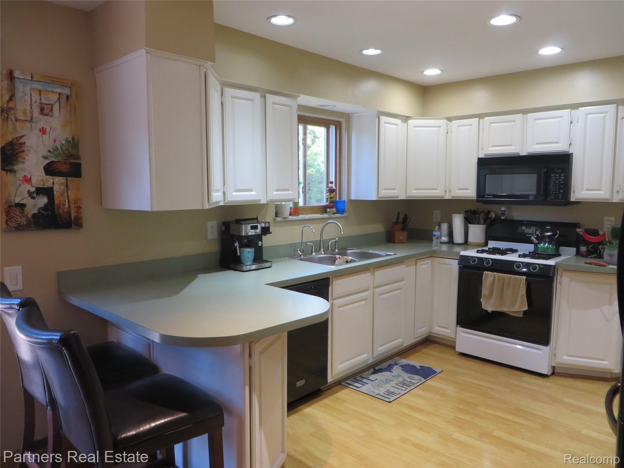 4389 England Beach Road White Lake, MI 48383 - Photo 7 of 30 11.