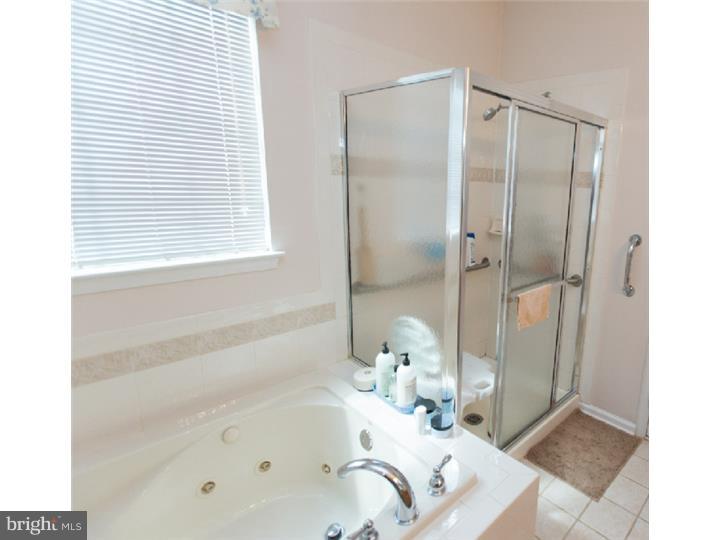 90 Hummingbird Drive Hamilton, NJ 08690 - Photo 14 of 17