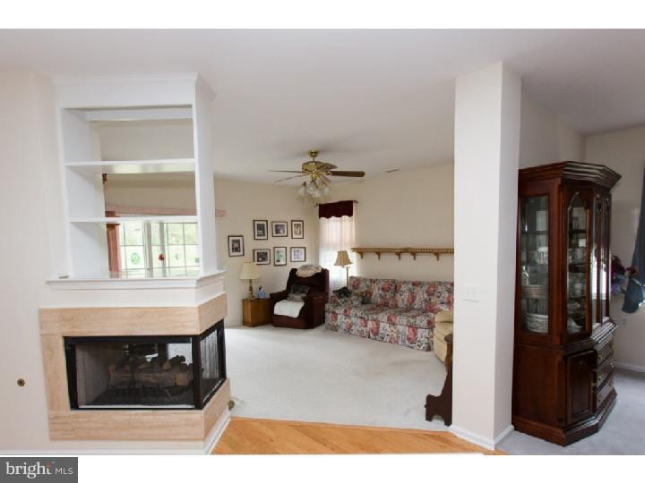 90 Hummingbird Drive Hamilton, NJ 08690 - Photo 4 of 17