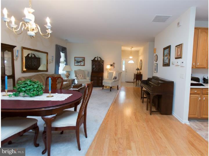 90 Hummingbird Drive Hamilton, NJ 08690 - Photo 9 of 17