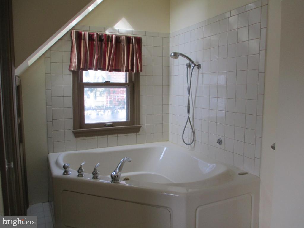1704 Ridgeview Avenue Lancaster, PA 17603 - Photo 28 of 40 Gallery Image 28