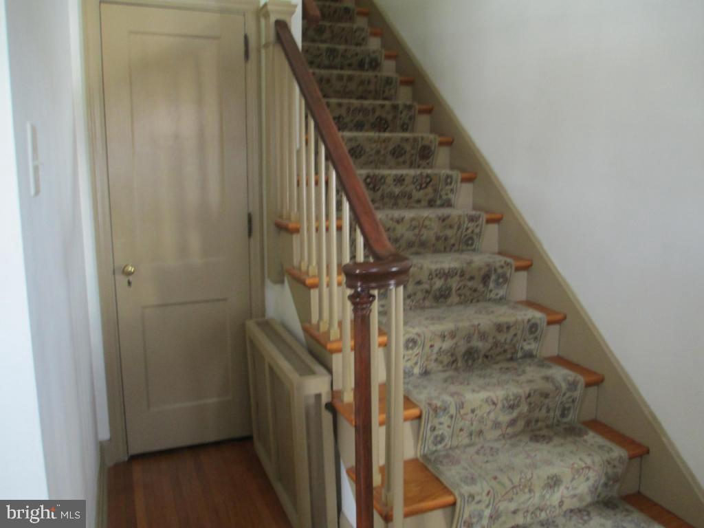 1704 Ridgeview Avenue Lancaster, PA 17603 - Photo 8 of 40 Gallery Image 8