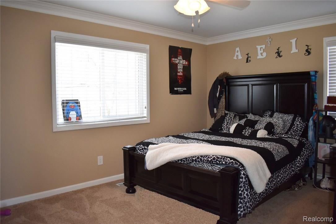 9802 Winston Road Pinckney, MI 48169 - Photo 18 of 33 25 BEDROOM 2 1.jpg