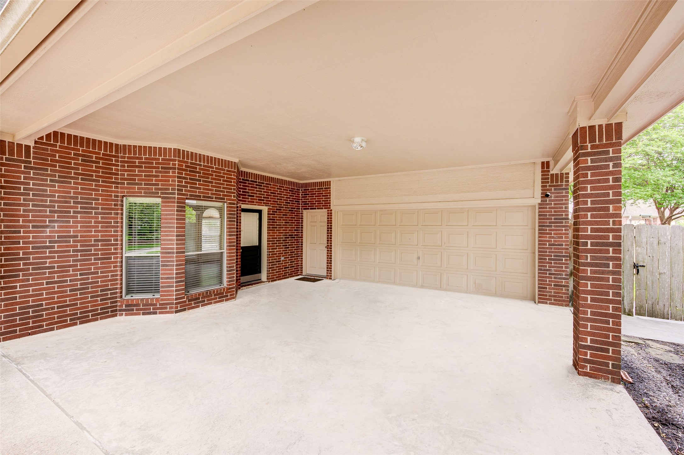 11 East Wedgemere Circle Spring, TX 77381 - Photo 6 of 49