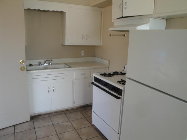 1710 East Cheery Lynn Road Phoenix, AZ 85016 - Photo 3 of 11 a room with storage and utility