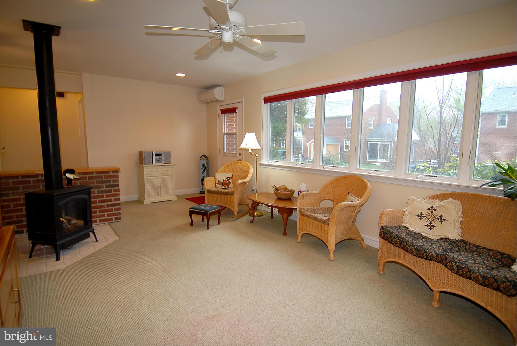 6548 Little Falls Road Arlington, VA 22213 - Photo 18 of 27 Sunroom