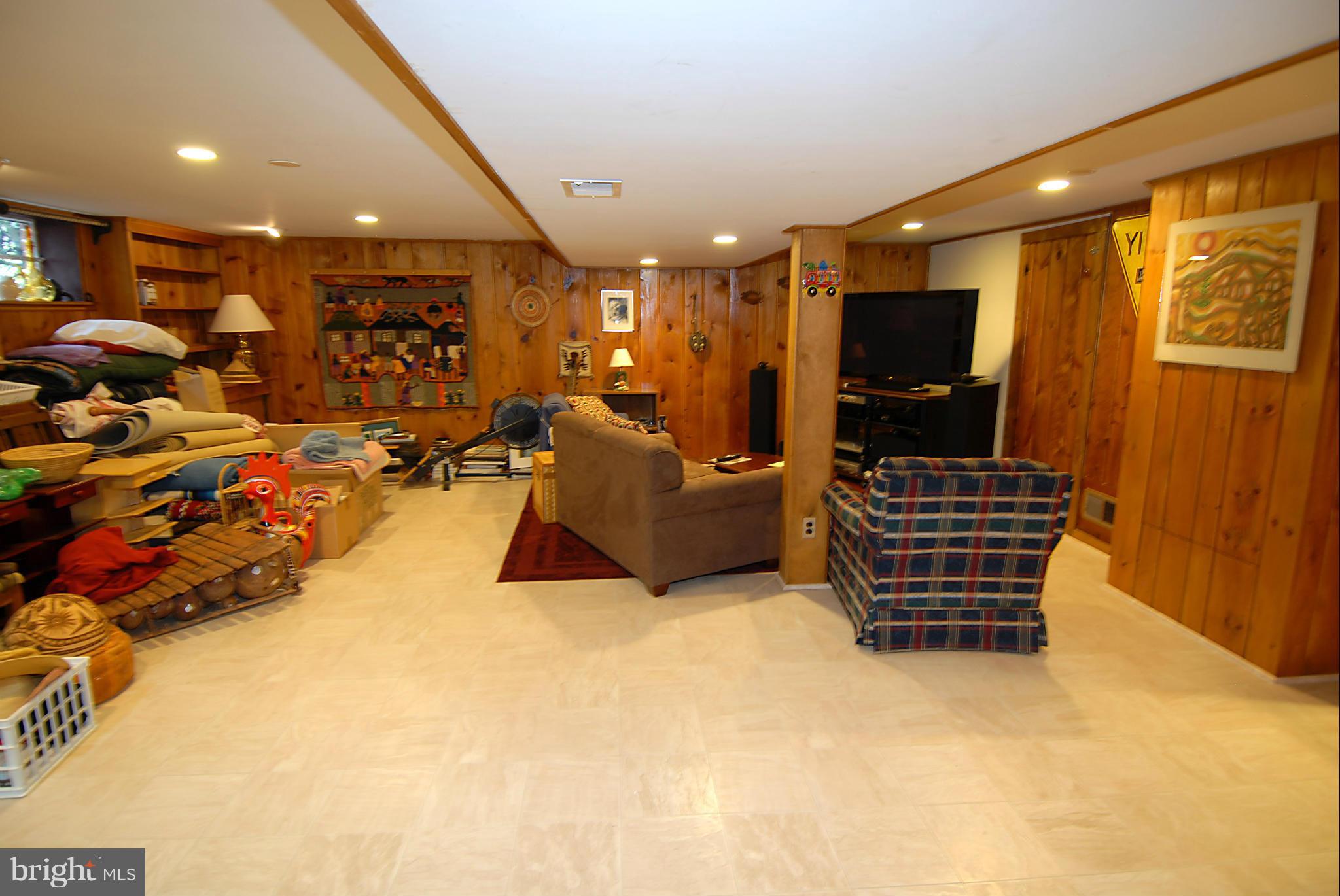 6548 Little Falls Road Arlington, VA 22213 - Photo 25 of 27 Family Room