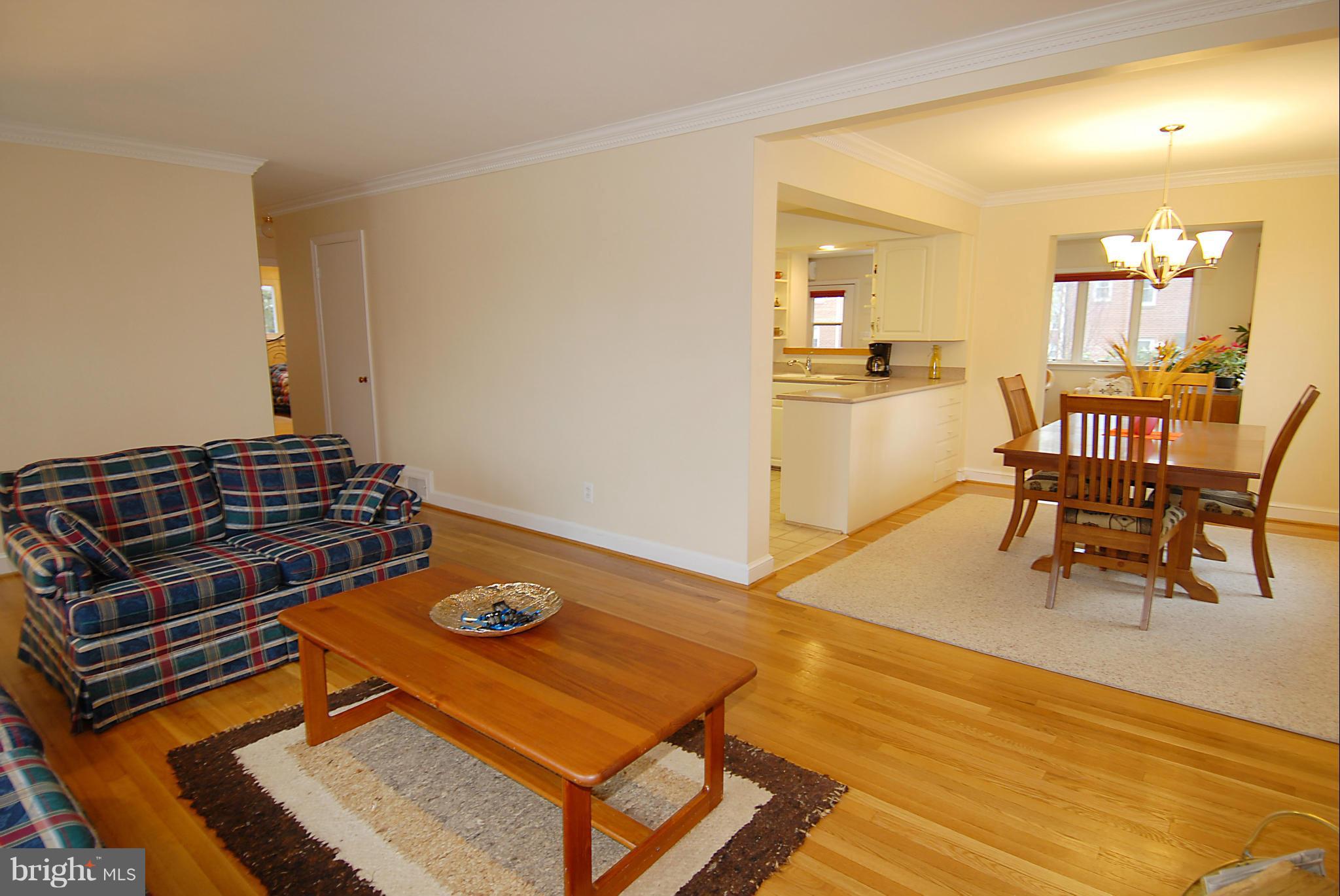 6548 Little Falls Road Arlington, VA 22213 - Photo 9 of 27 Dining Room