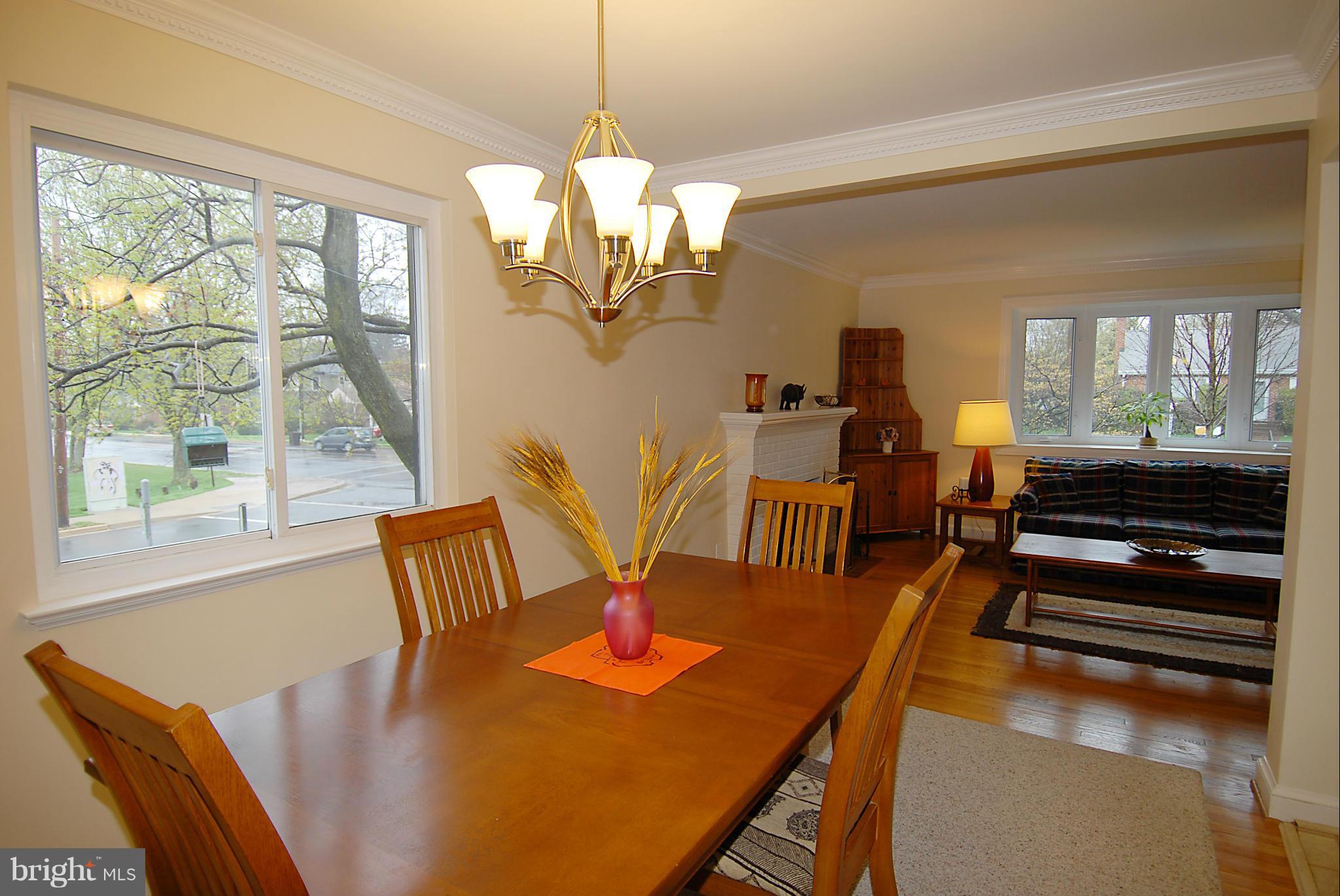 6548 Little Falls Road Arlington, VA 22213 - Photo 10 of 27 Dining Room