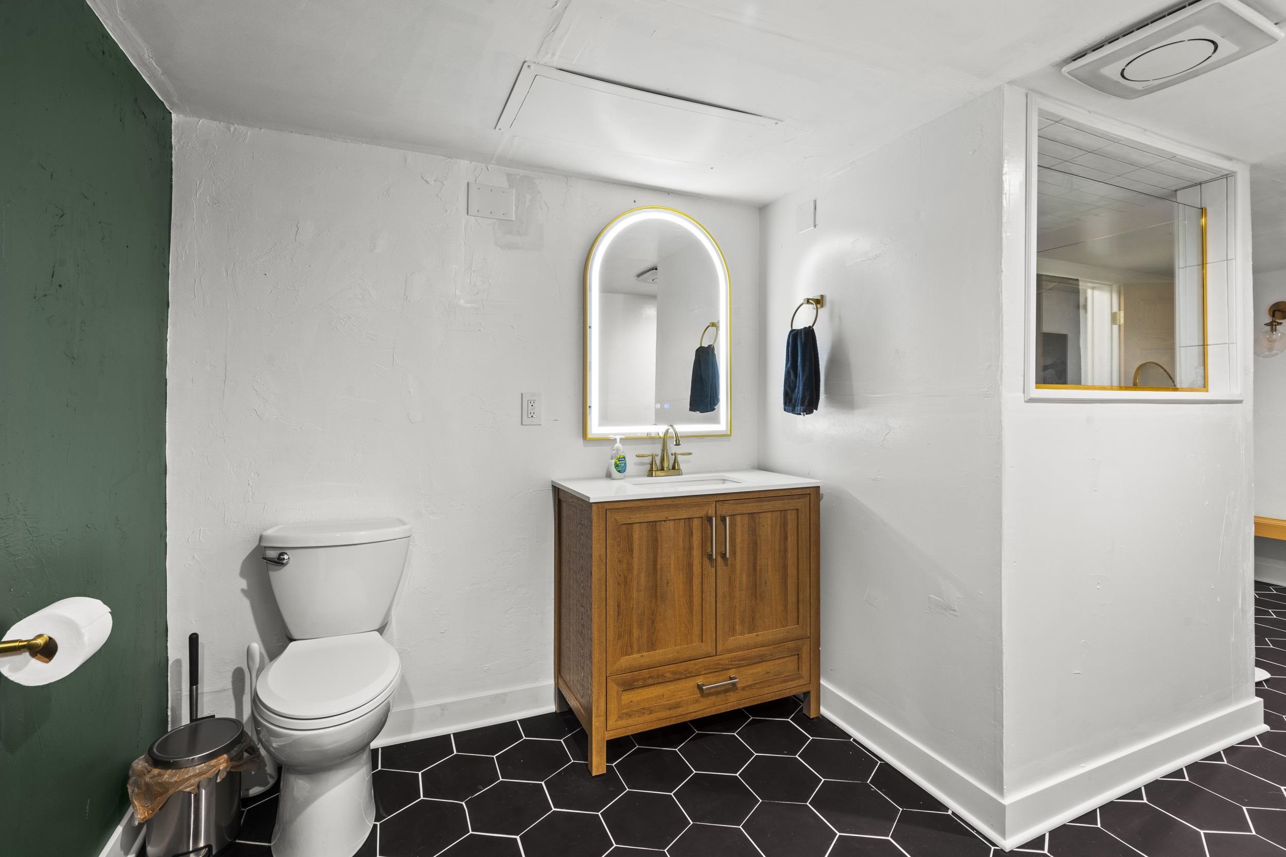 1371 Cormier Road Ashwaubenon, WI 54313 - Photo 24 of 32 Gallery Image 24