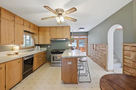 $300,000 | 3 East Whitechapel Street, Mazomanie, WI 53560