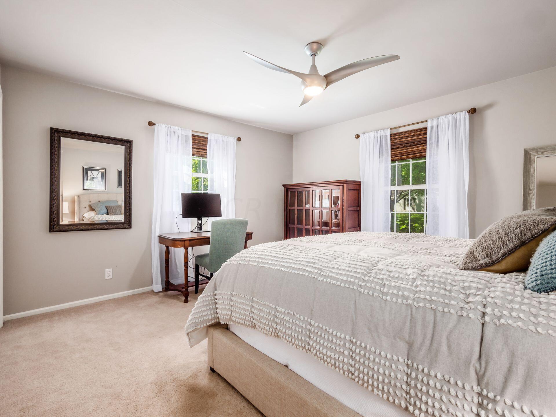 2711 Folkstone Road Columbus, OH 43220 - Photo 35 of 62 2nd large bedroom, 13'x14'2", plush carpet, paddle fan with light