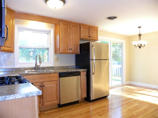 16 Calley Street Springfield, MA 01129 - Photo 4 of 21