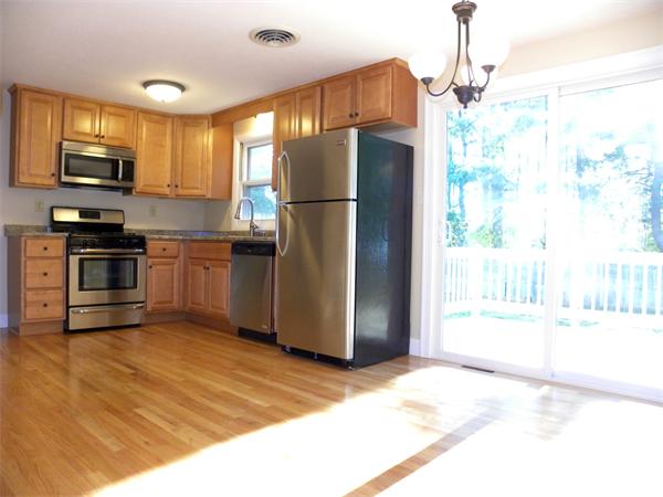 16 Calley Street Springfield, MA 01129 - Photo 5 of 21