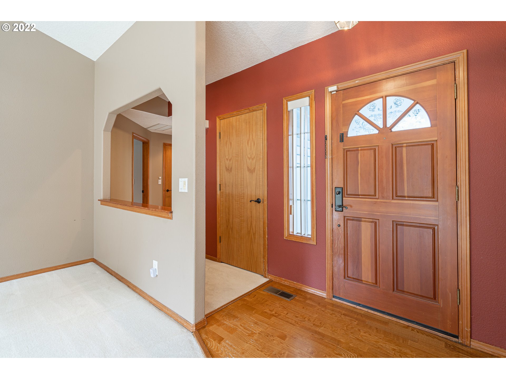260 Southwest Nancy Circle Gresham, OR 97030 - Photo 2 of 28 Gallery Image 2